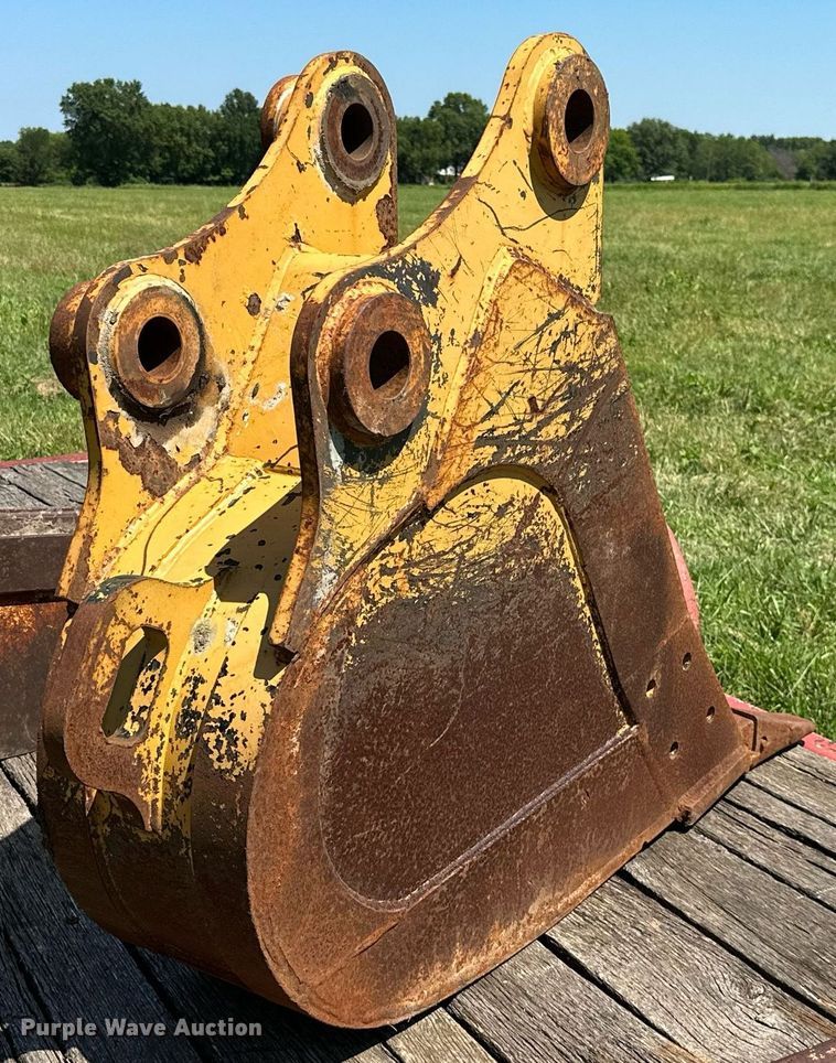 image for item MB9579 Caterpillar 315  excavator bucket