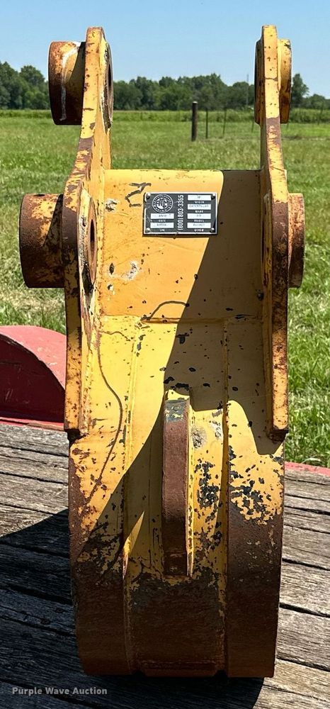 image for item MB9579 Caterpillar 315  excavator bucket