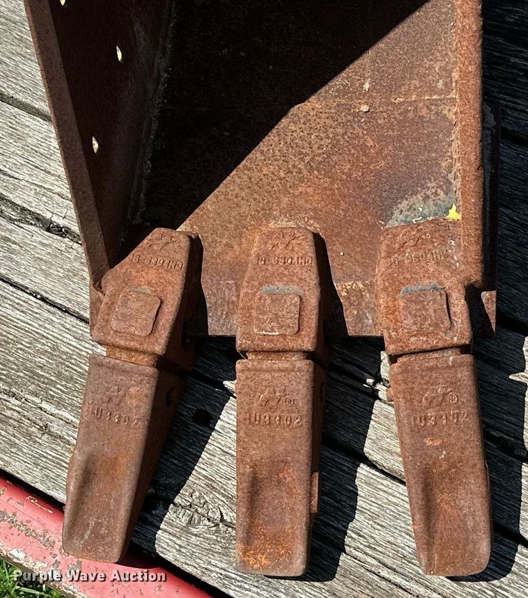 image for item MB9579 Caterpillar 315  excavator bucket