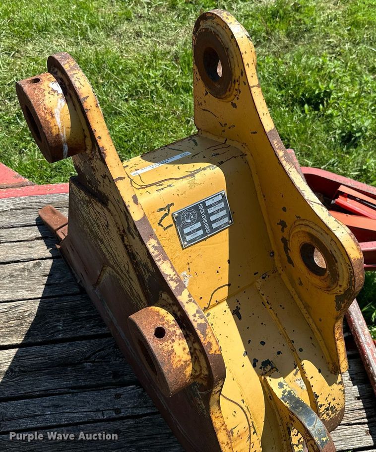 image for item MB9579 Caterpillar 315  excavator bucket