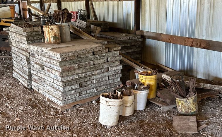 image for item MB9580 Approximately 300 concrete form pieces