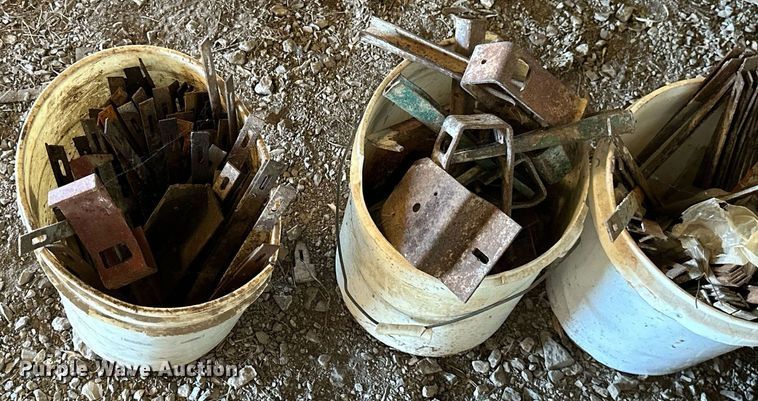 image for item MB9580 Approximately 300 concrete form pieces