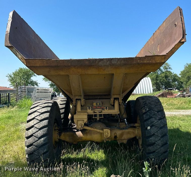 image for item MB9582 1988 Caterpillar D350C  haul truck