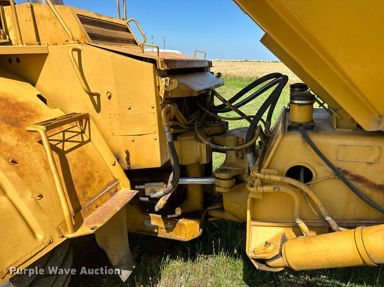 image for item MB9582 1988 Caterpillar D350C  haul truck