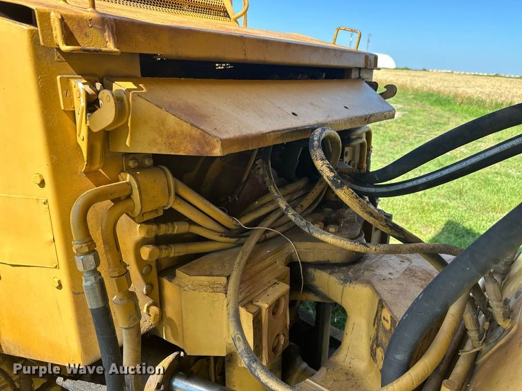 image for item MB9582 1988 Caterpillar D350C  haul truck