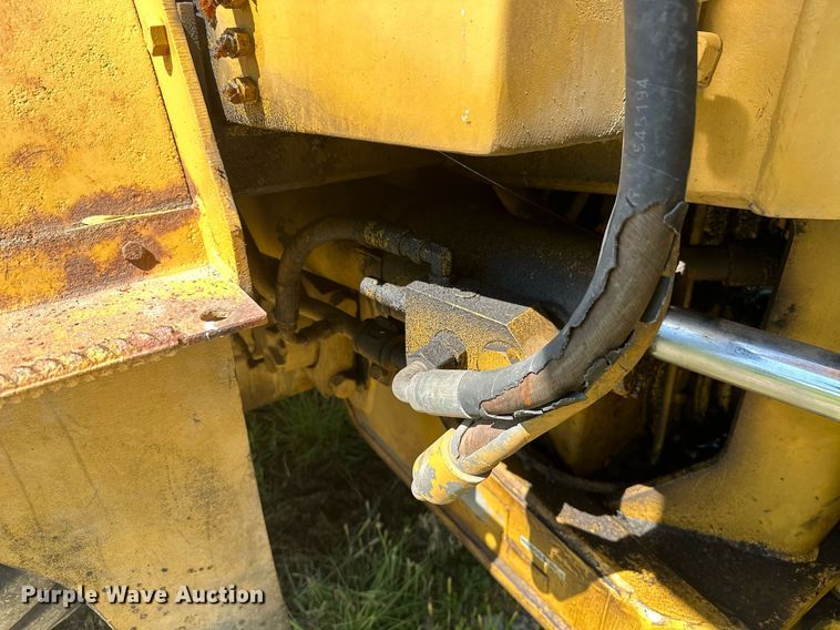 image for item MB9582 1988 Caterpillar D350C  haul truck