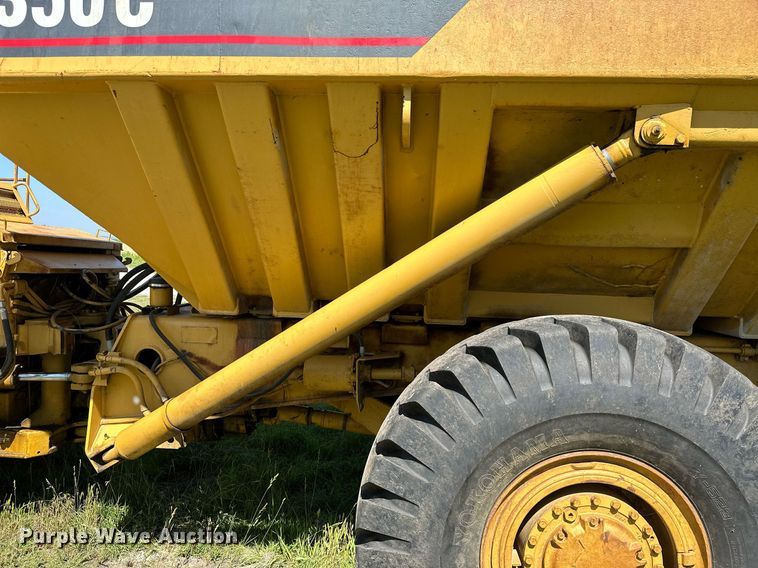 image for item MB9582 1988 Caterpillar D350C  haul truck