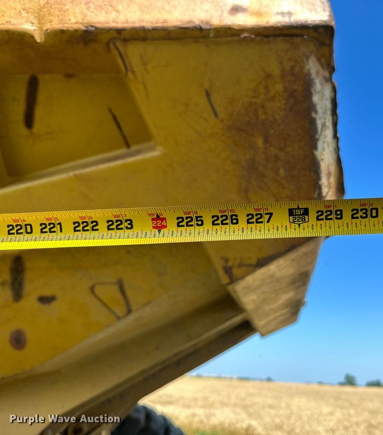 image for item MB9582 1988 Caterpillar D350C  haul truck