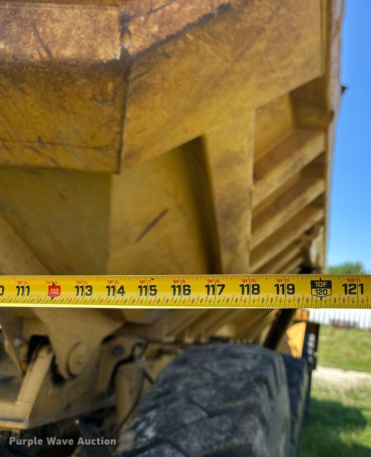 image for item MB9582 1988 Caterpillar D350C  haul truck