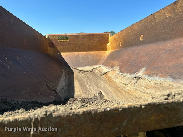 image for item MB9582 1988 Caterpillar D350C  haul truck