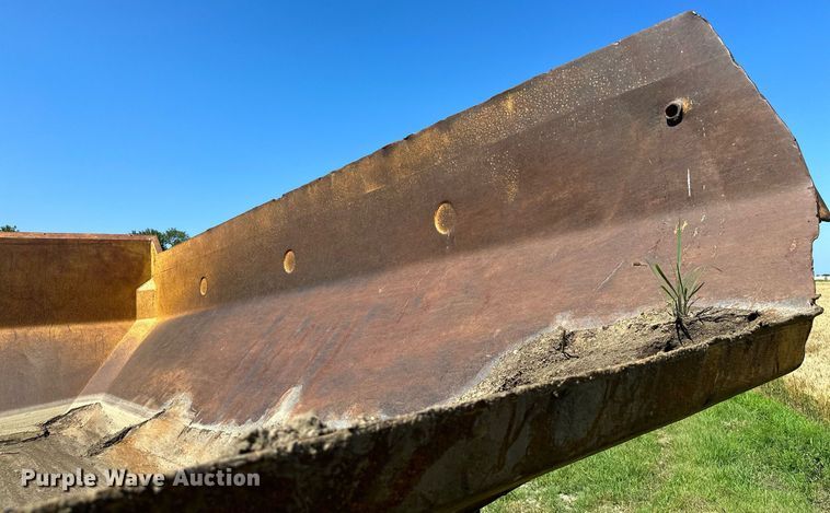 image for item MB9582 1988 Caterpillar D350C  haul truck