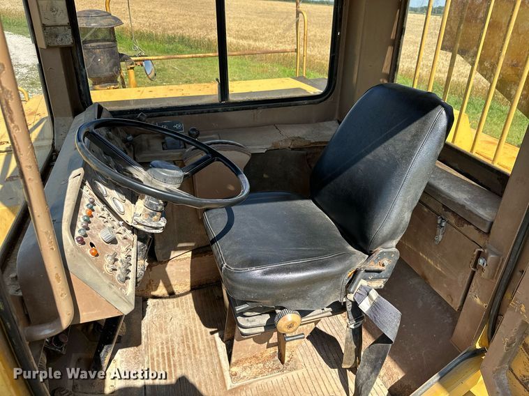 image for item MB9582 1988 Caterpillar D350C  haul truck