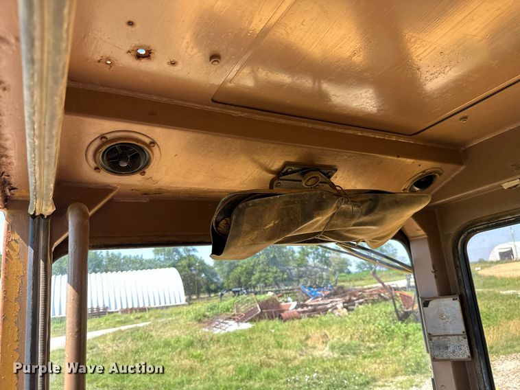 image for item MB9582 1988 Caterpillar D350C  haul truck