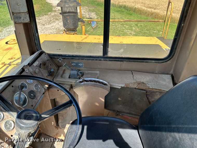 image for item MB9582 1988 Caterpillar D350C  haul truck