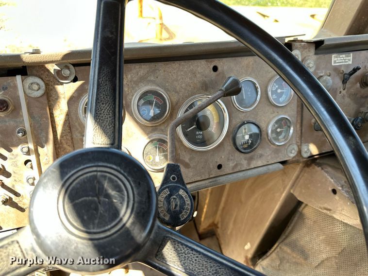 image for item MB9582 1988 Caterpillar D350C  haul truck