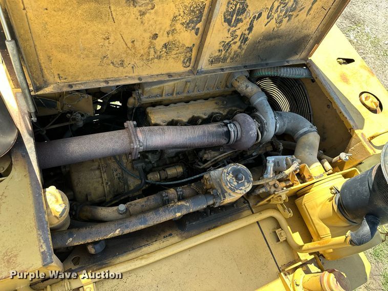 image for item MB9582 1988 Caterpillar D350C  haul truck