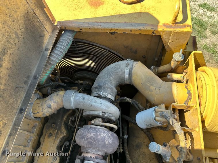 image for item MB9582 1988 Caterpillar D350C  haul truck