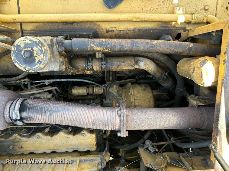 image for item MB9582 1988 Caterpillar D350C  haul truck