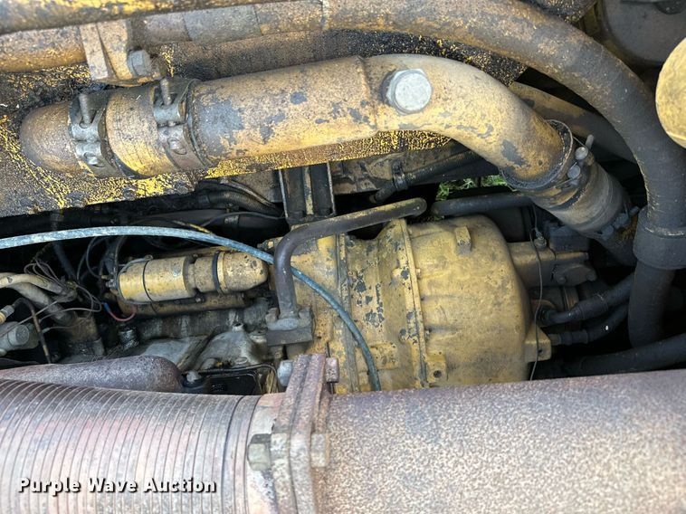 image for item MB9582 1988 Caterpillar D350C  haul truck