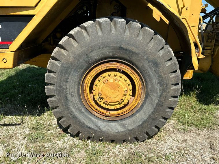 image for item MB9582 1988 Caterpillar D350C  haul truck