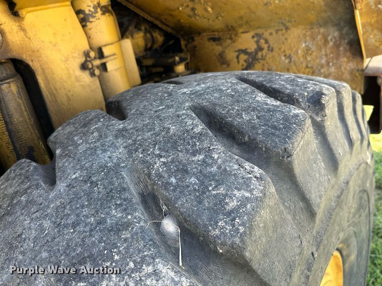 image for item MB9582 1988 Caterpillar D350C  haul truck