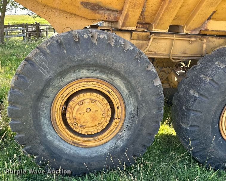 image for item MB9582 1988 Caterpillar D350C  haul truck