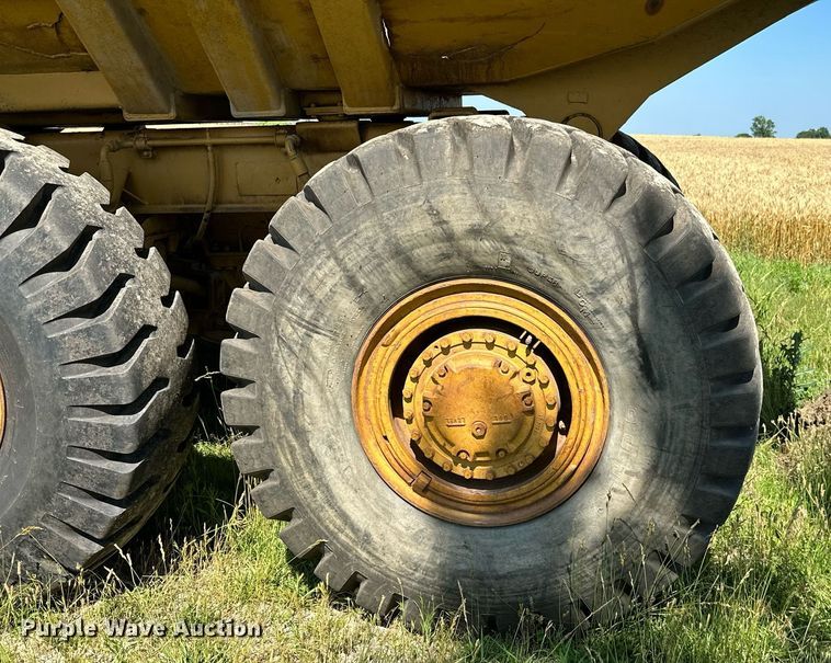 image for item MB9582 1988 Caterpillar D350C  haul truck