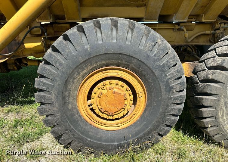image for item MB9582 1988 Caterpillar D350C  haul truck