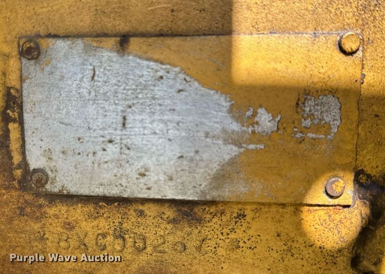 image for item MB9582 1988 Caterpillar D350C  haul truck