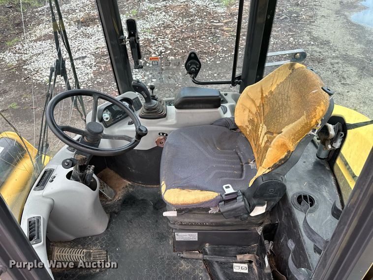 image for item MB9583 2007 New Holland W50TC  wheel loader