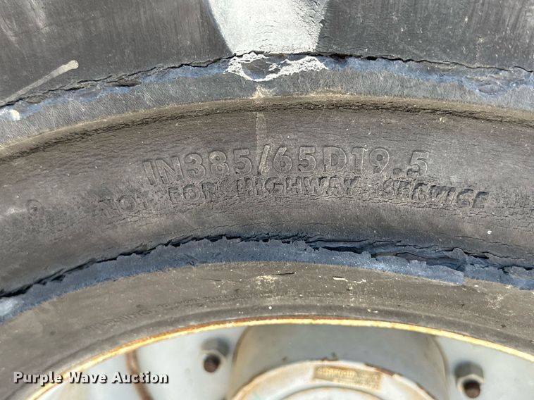 image for item MB9584 2004 Genie Z-60/34  boom lift