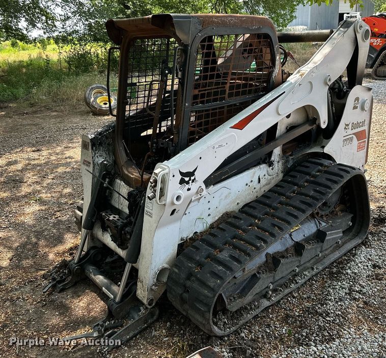 image for item MB9585 Bobcat T770  tracked skid steer loader