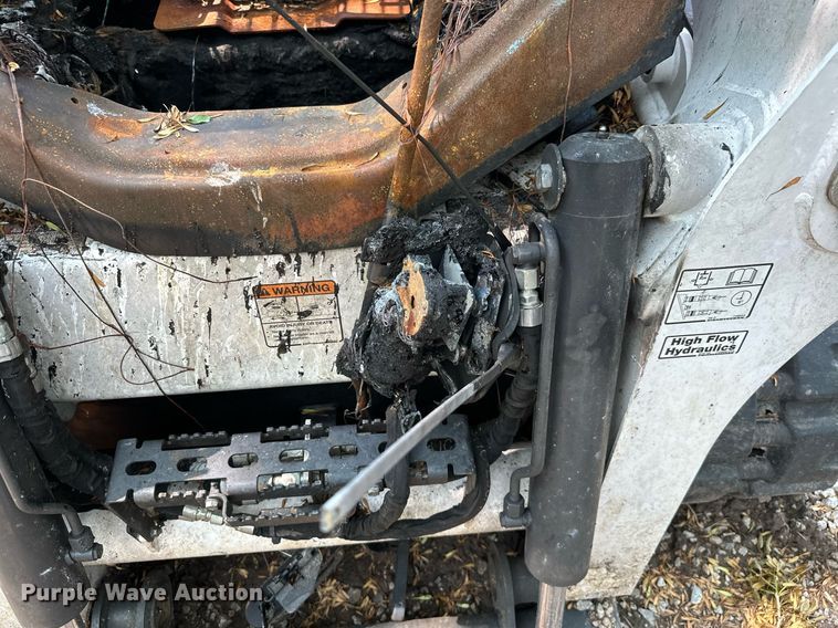 image for item MB9585 Bobcat T770  tracked skid steer loader