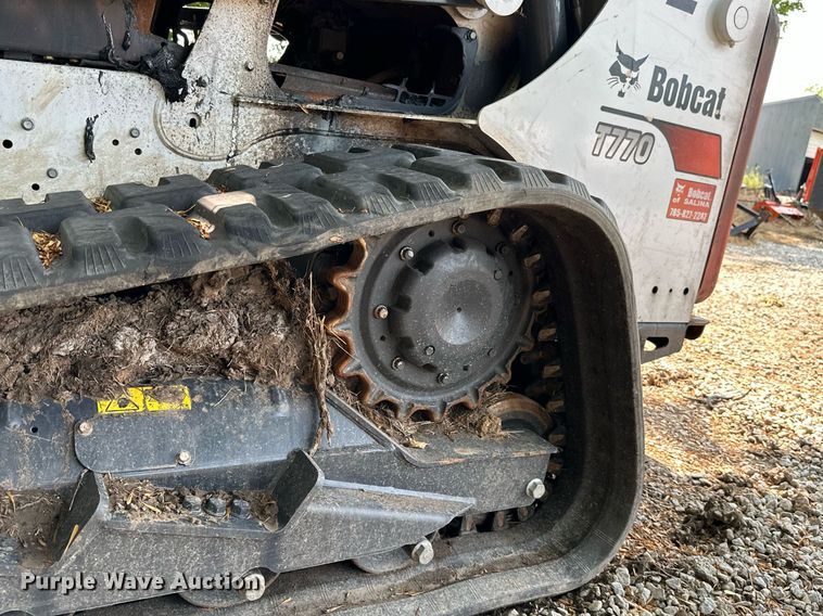 image for item MB9585 Bobcat T770  tracked skid steer loader