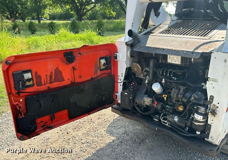 image for item MB9586 2015 Bobcat T650  tracked skid steer loader