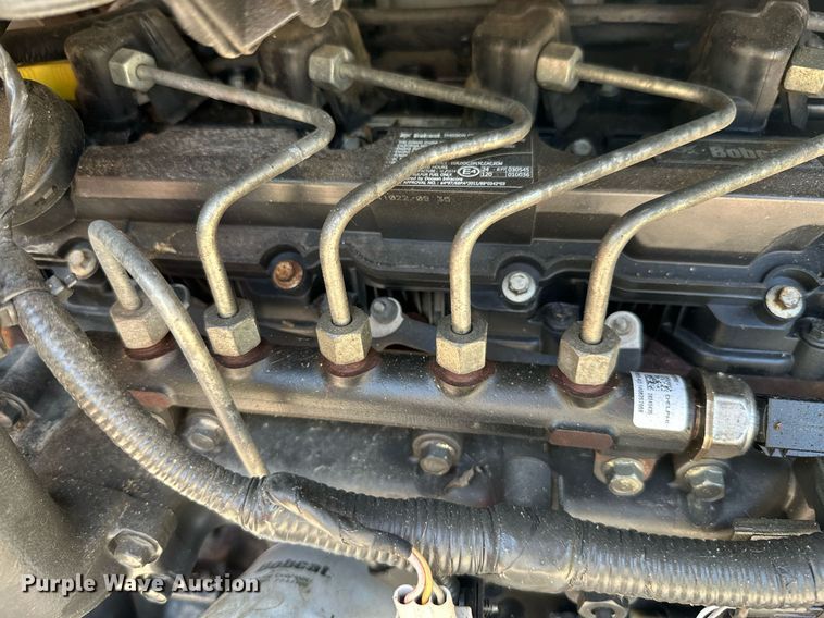 image for item MB9586 2015 Bobcat T650  tracked skid steer loader