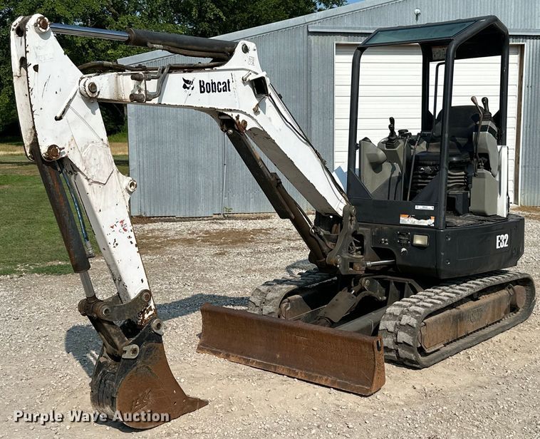 image for item MB9587 2014 Bobcat E32  mini excavator