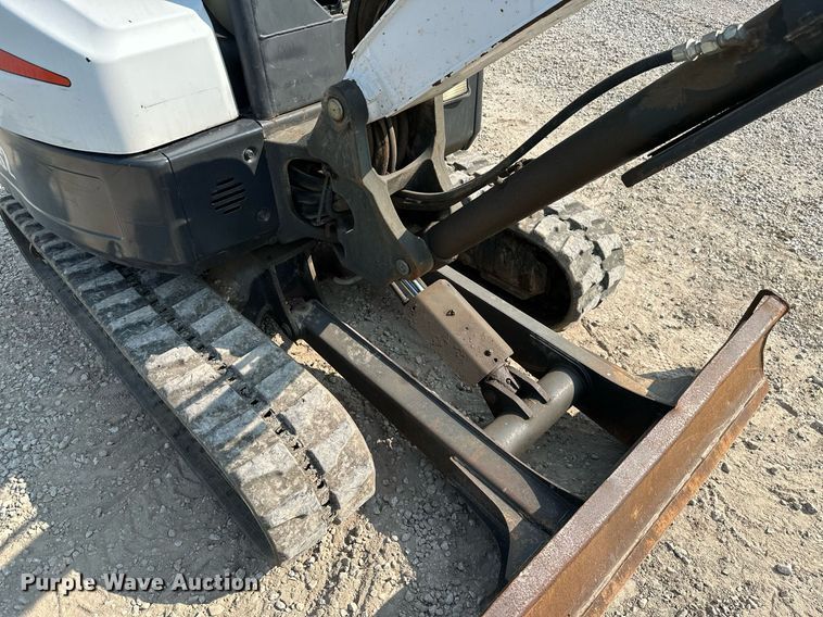 image for item MB9587 2014 Bobcat E32  mini excavator