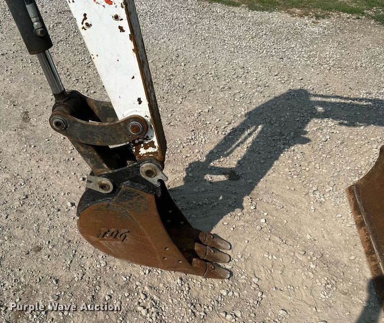 image for item MB9587 2014 Bobcat E32  mini excavator