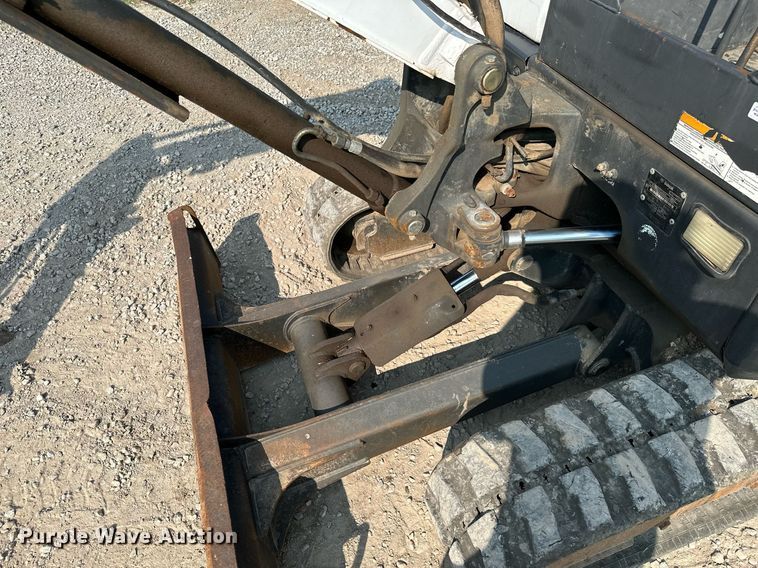 image for item MB9587 2014 Bobcat E32  mini excavator