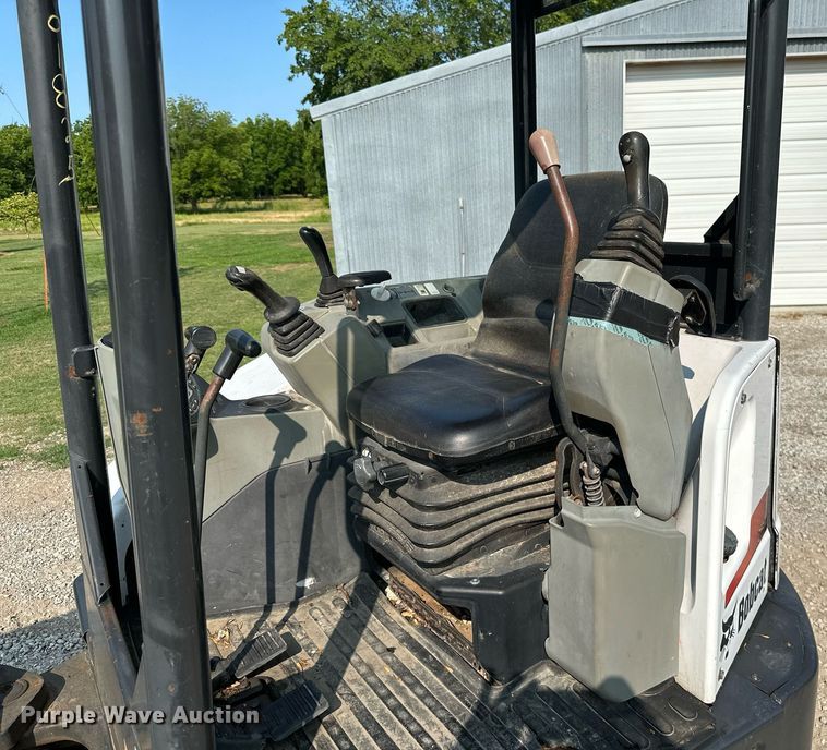 image for item MB9587 2014 Bobcat E32  mini excavator