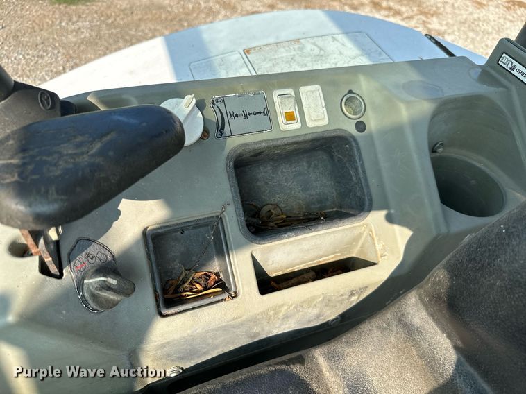 image for item MB9587 2014 Bobcat E32  mini excavator