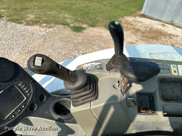 image for item MB9587 2014 Bobcat E32  mini excavator