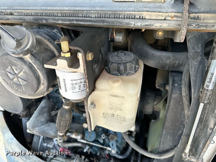 image for item MB9587 2014 Bobcat E32  mini excavator