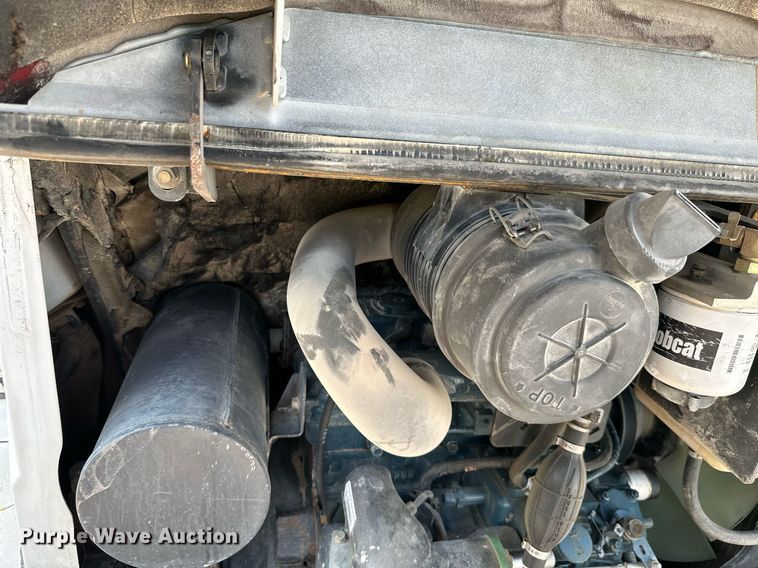 image for item MB9587 2014 Bobcat E32  mini excavator