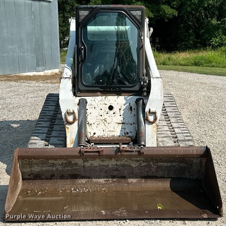 image for item MB9588 2006 Bobcat T300  tracked skid steer loader