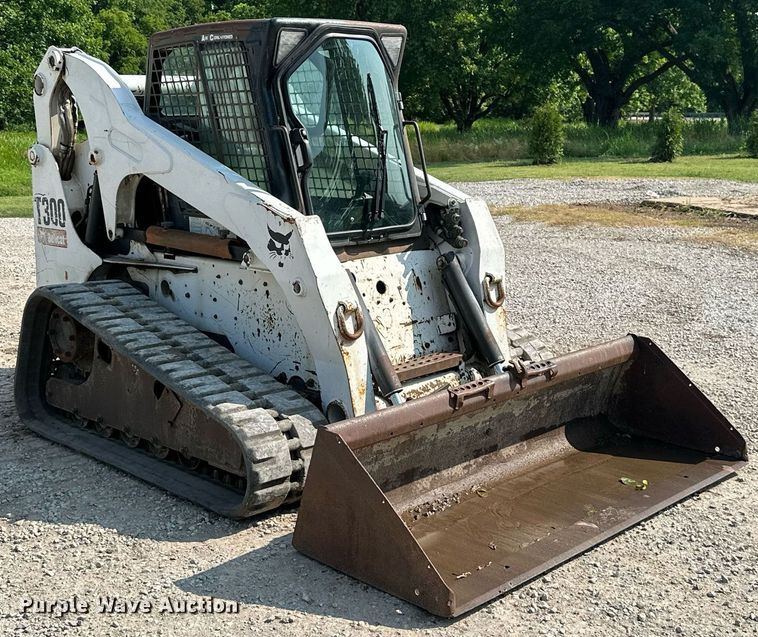 image for item MB9588 2006 Bobcat T300  tracked skid steer loader