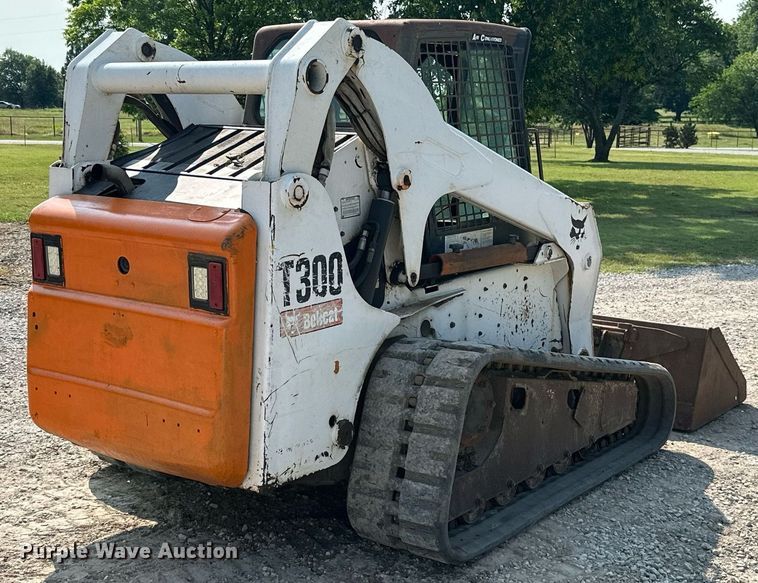 image for item MB9588 2006 Bobcat T300  tracked skid steer loader