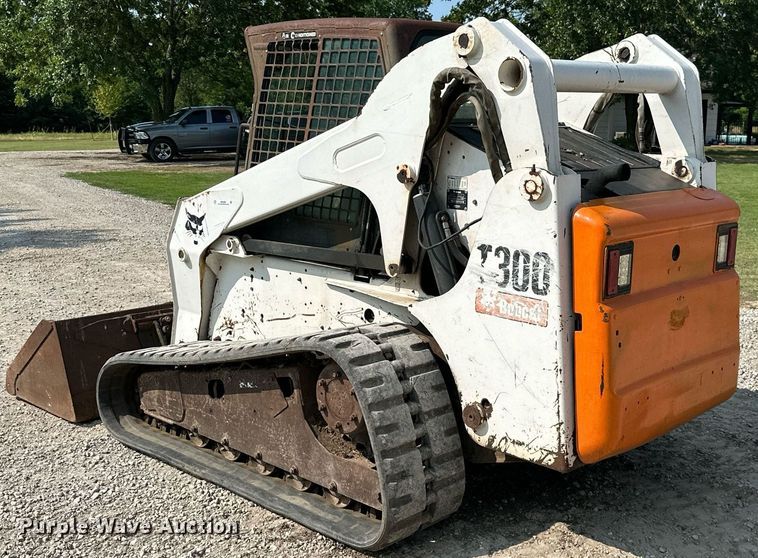 image for item MB9588 2006 Bobcat T300  tracked skid steer loader
