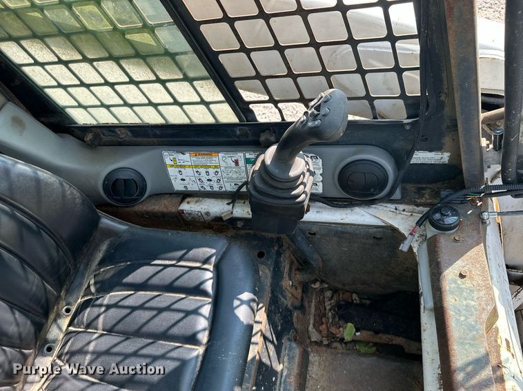 image for item MB9588 2006 Bobcat T300  tracked skid steer loader